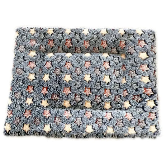 BearHug Plush Pet Mat – Washable Fleece Bed for Cats & Small Dogs