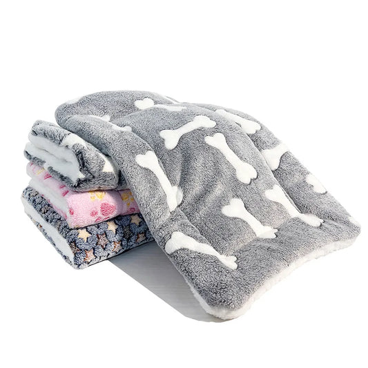 BearHug Plush Pet Mat – Washable Fleece Bed for Cats & Small Dogs